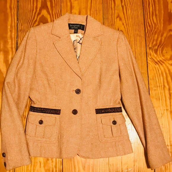 Signature by Larry Levine Jackets & Blazers - Vintage Blazer 💕